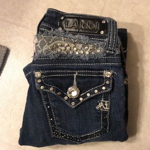LA idol Jeans